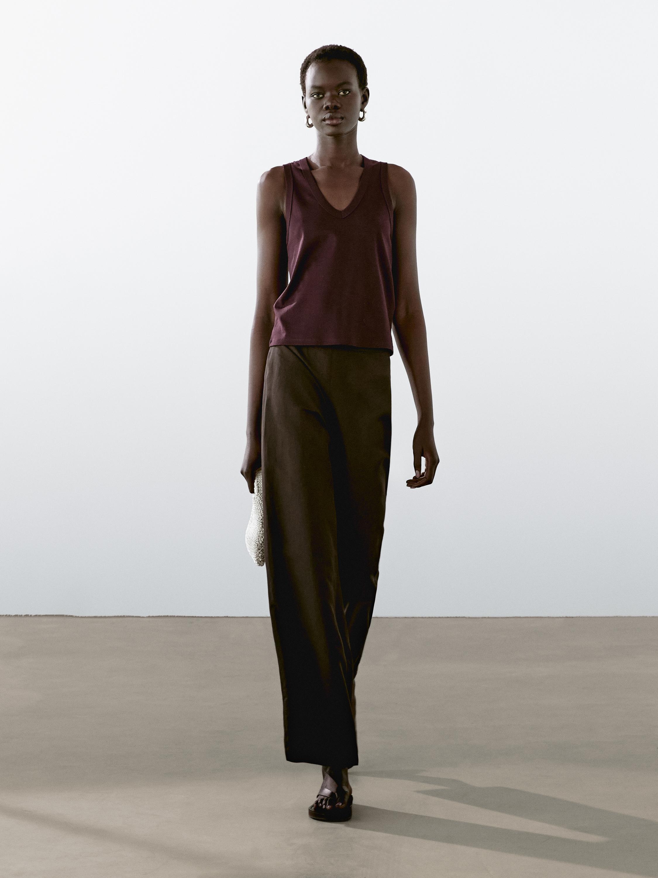 Футболка из мерсеризованного хлопка с V-образным вырезом Massimo Dutti, бордовый
Футболка из мерсеризованного хлопка с V-образным вырезом Massimo Dutti, бордовый