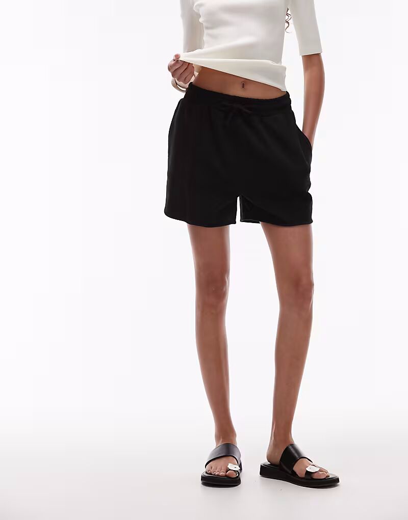 Высокие шорты-джоггеры Topshop черного цвета
Высокие шорты-джоггеры Topshop черного цвета