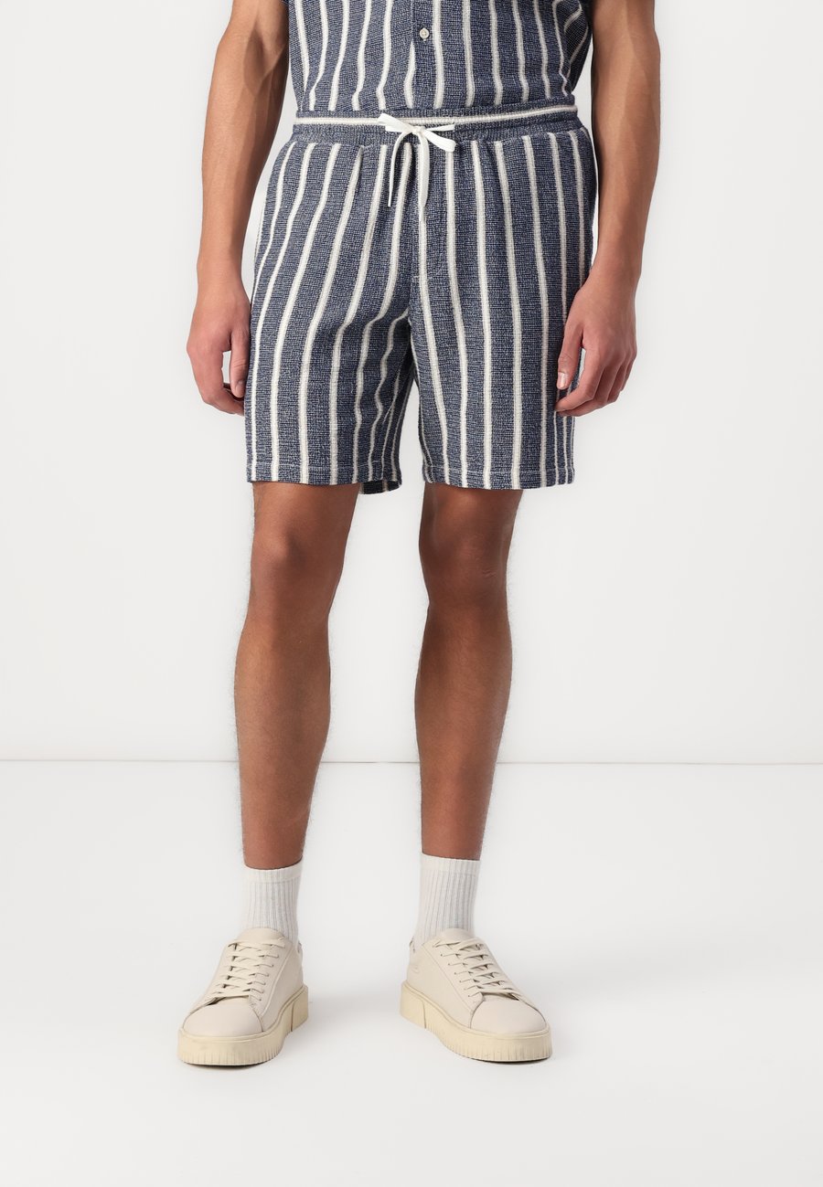 Шорты Jack & Jones JPSTJAIDEN COBA STRIPE, Ocean Cavern/Blue
Шорты Jack & Jones JPSTJAIDEN COBA STRIPE, Ocean Cavern/Blue