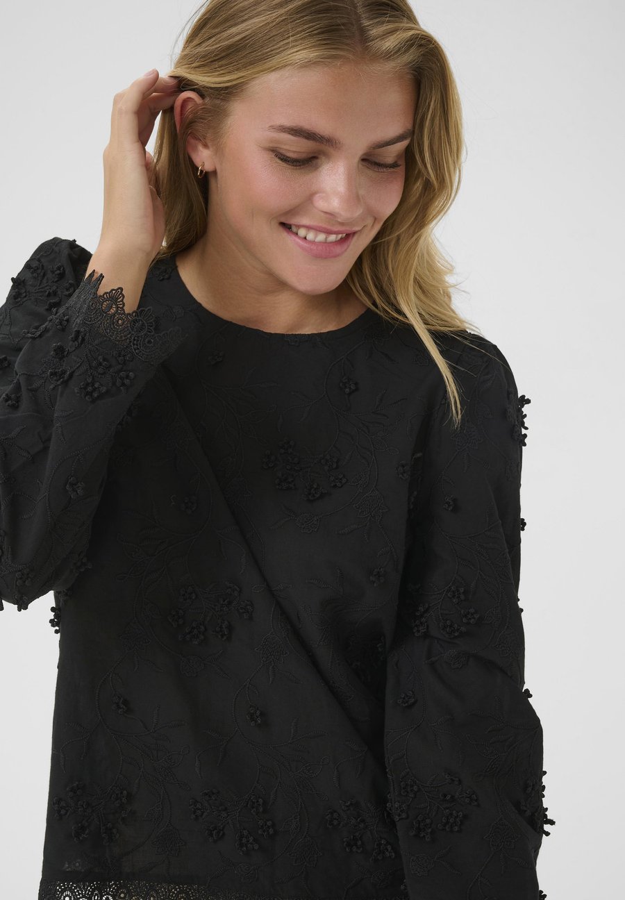 Блуза Cream Blouse, Pitch Black/Black
Блуза Cream Blouse, Pitch Black/Black