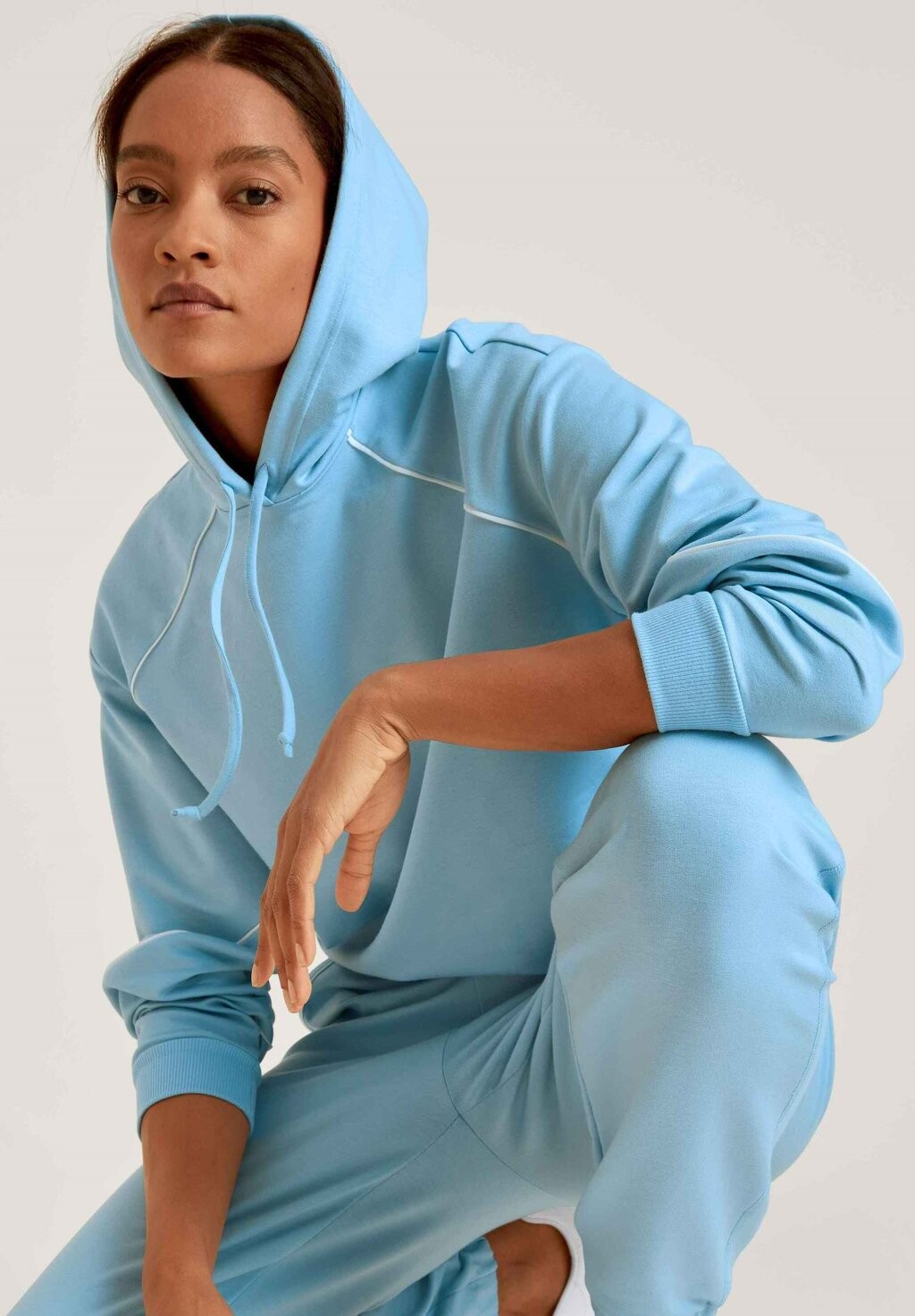 Толстовка с капюшоном Calida, светло-голубой
Толстовка с капюшоном Calida, светло-голубой