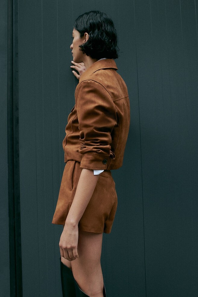 Городские шорты H&M, коричневый
Городские шорты H&M, коричневый