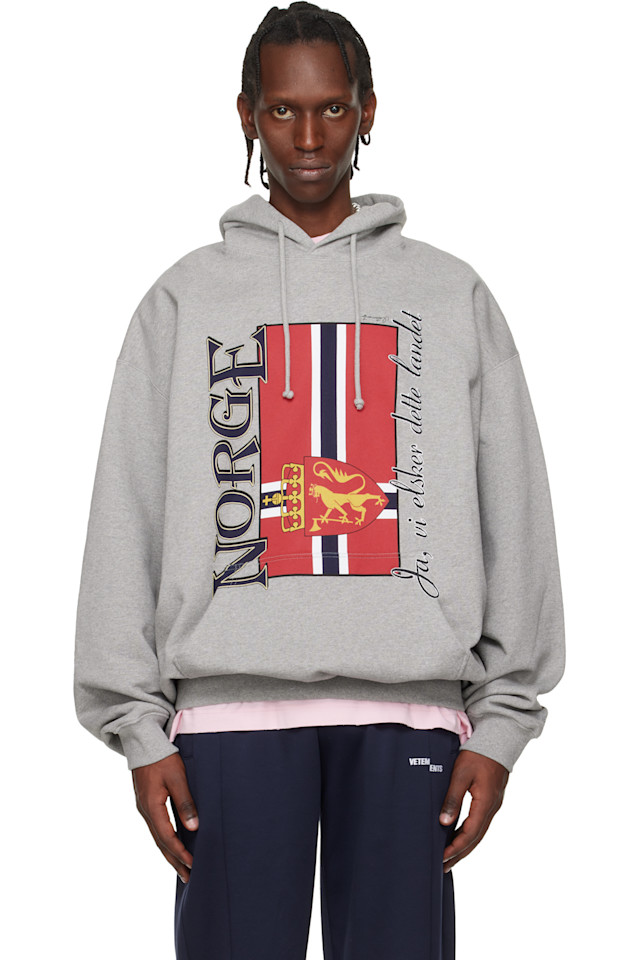 Vetements Серая туристическая толстовка с надписью «Норвегия»
Vetements Серая туристическая толстовка с надписью «Норвегия»
