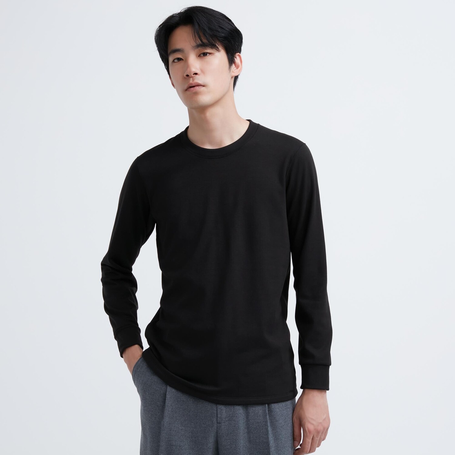 Футболка Uniqlo Heattech Ultra Warm, черный 
Футболка Uniqlo Heattech Ultra Warm, черный