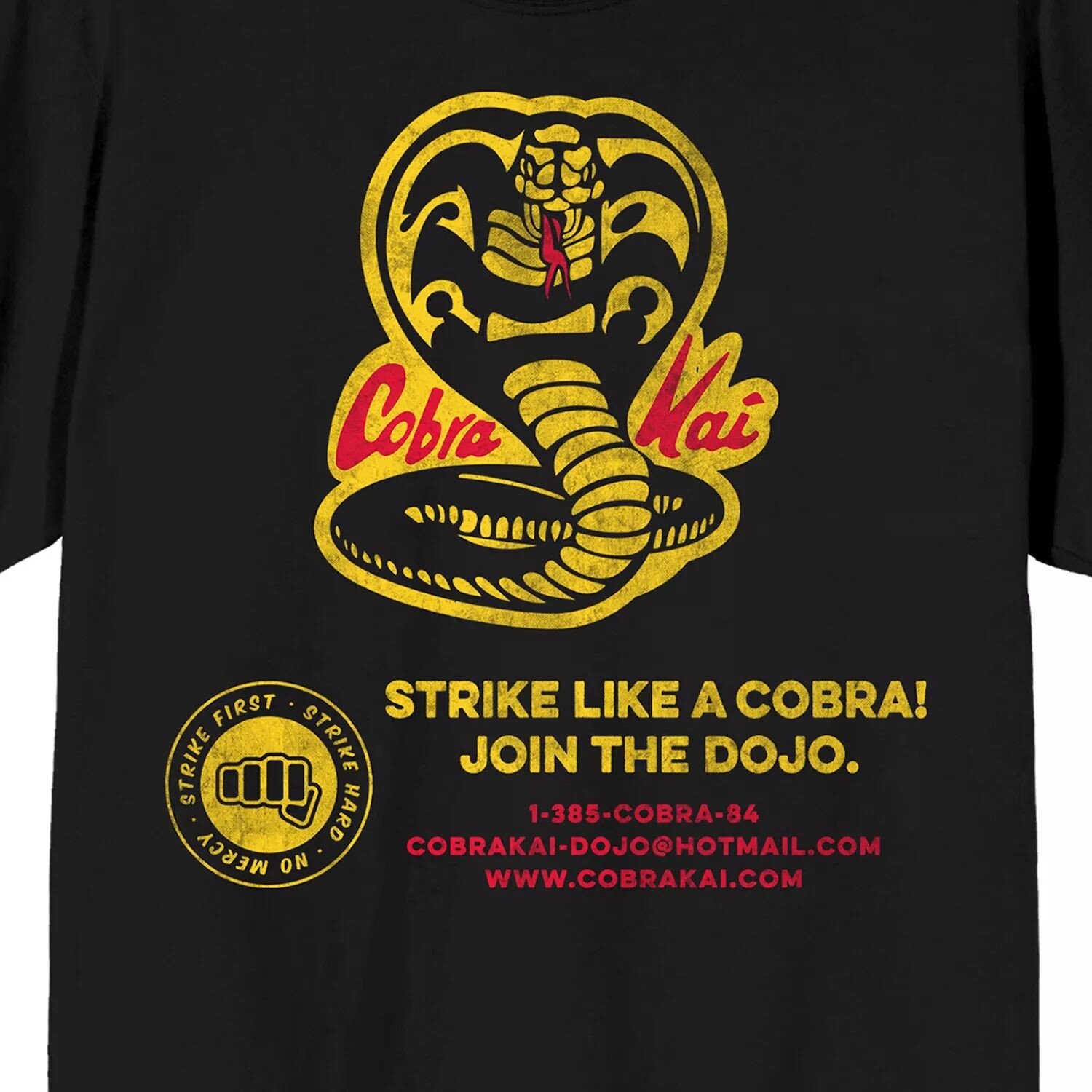 Мужская футболка с надписью Cobra Kai и логотипом Sign-Up Licensed Character
Мужская футболка с надписью Cobra Kai и логотипом Sign-Up Licensed Character