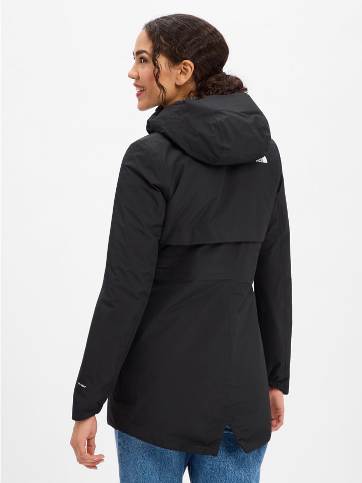 Куртка черного цвета The North Face
Куртка черного цвета The North Face