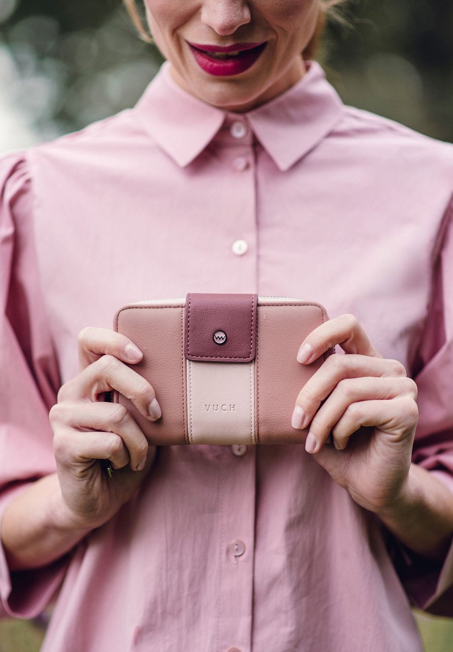 Кошелек VUCH Wallet, Wine/Bordeaux
Кошелек VUCH Wallet, Wine/Bordeaux