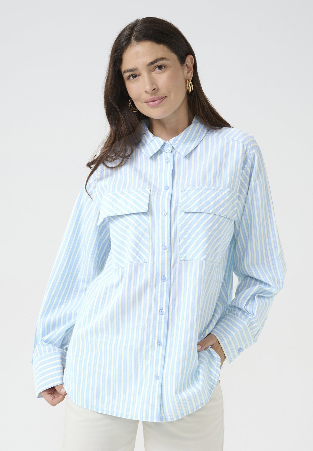 Блузка на пуговицах NADELA Cream, светло-голубой
Блузка на пуговицах NADELA Cream, светло-голубой