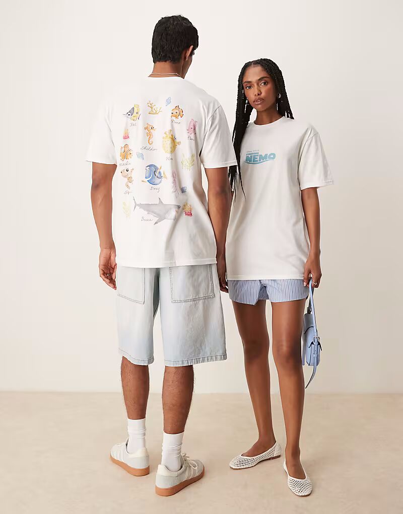 Футболка унисекс оверсайз ASOS DESIGN Disney Pixar белого цвета с принтами «В поисках Немо»
Футболка унисекс оверсайз ASOS DESIGN Disney Pixar белого цвета с принтами «В поисках Немо»