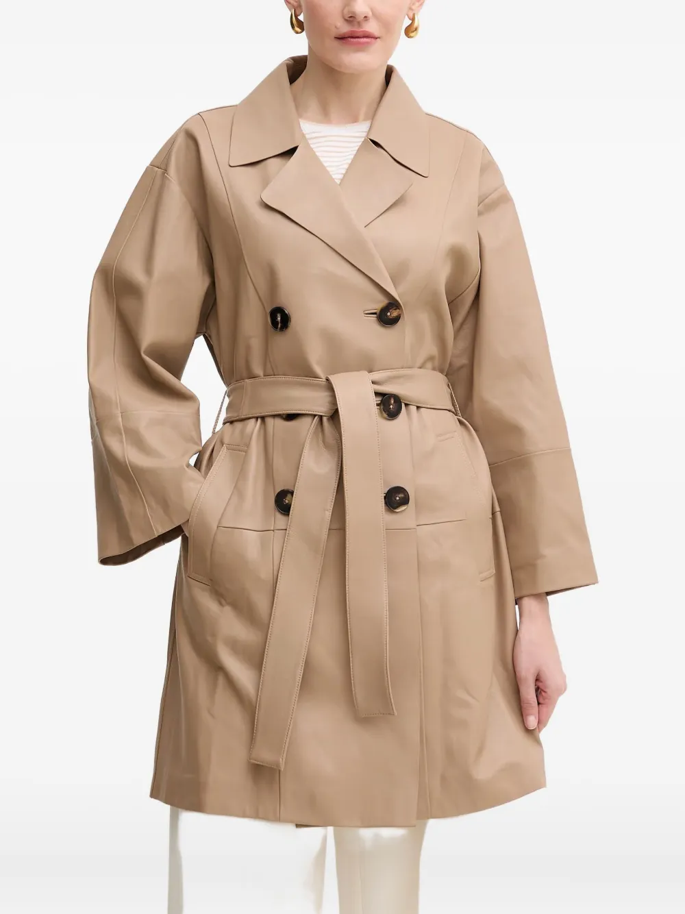 Двубортный тренчкот с поясом LUISA SPAGNOLI, коричневый
Двубортный тренчкот с поясом LUISA SPAGNOLI, коричневый