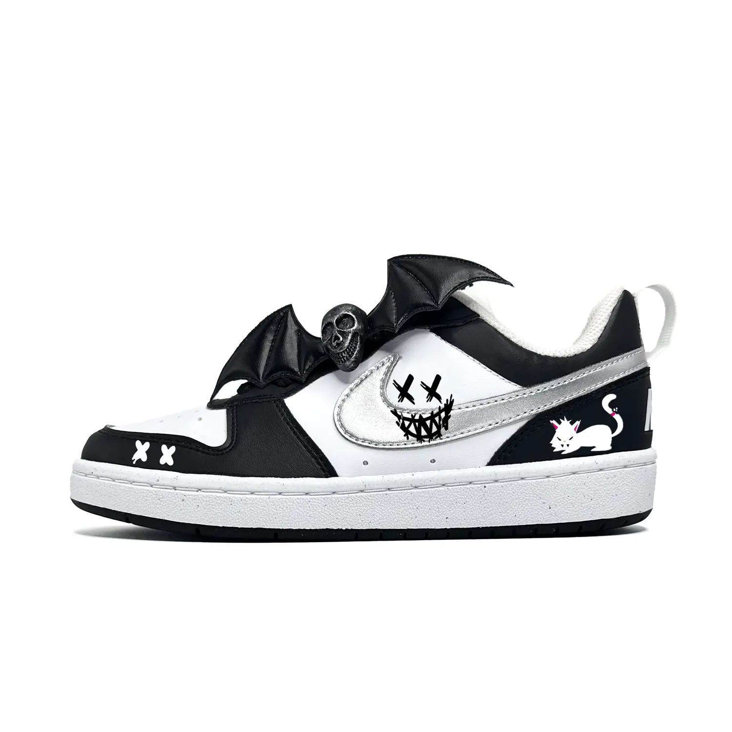 Детские низкие кеды для скейтбординга Court Borough Angry Kitten из искусственной кожи с противоскользящим и износостойким покрытием Nike, серебро
Детские низкие кеды для скейтбординга Court Borough Angry Kitten из искусственной кожи с противоскользящим и износостойким покрытием Nike, серебро