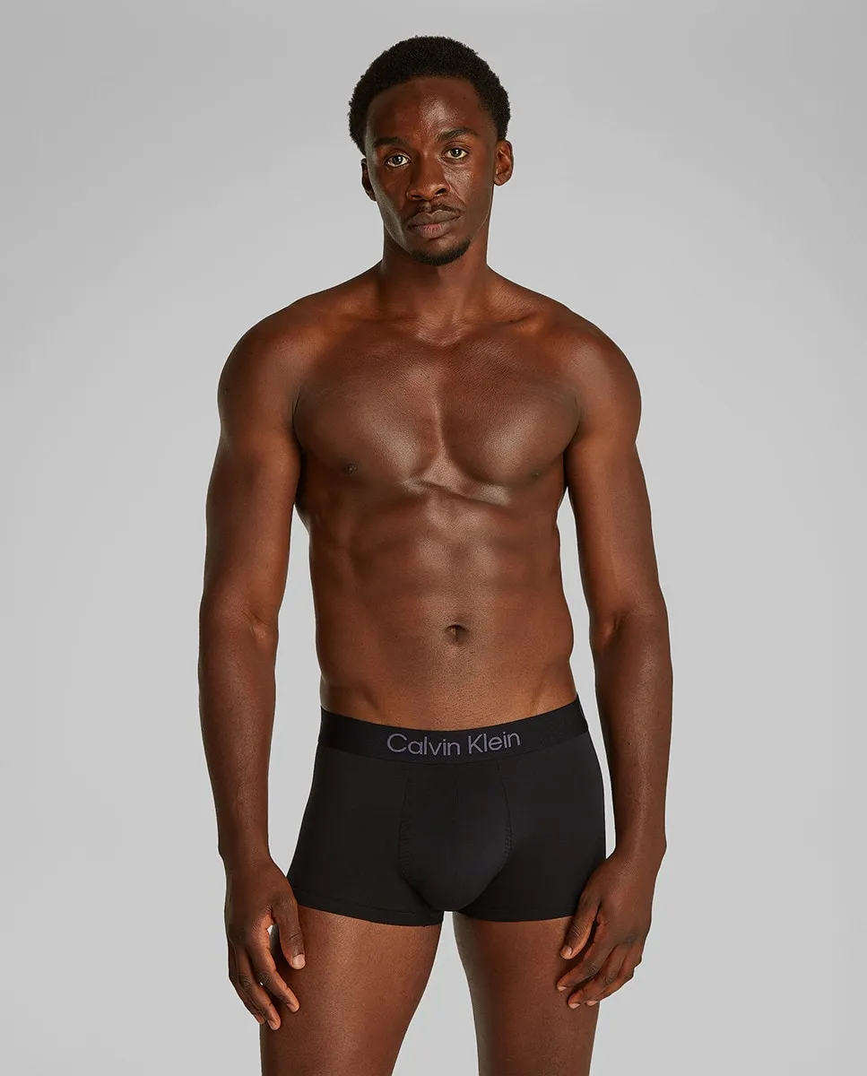 Боксеры облегающие с низкой посадкой Calvin Klein, черный
Боксеры облегающие с низкой посадкой Calvin Klein, черный