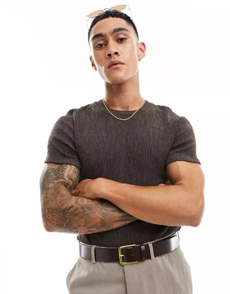 Коричневая жатая футболка ASOS Design
Коричневая жатая футболка ASOS Design