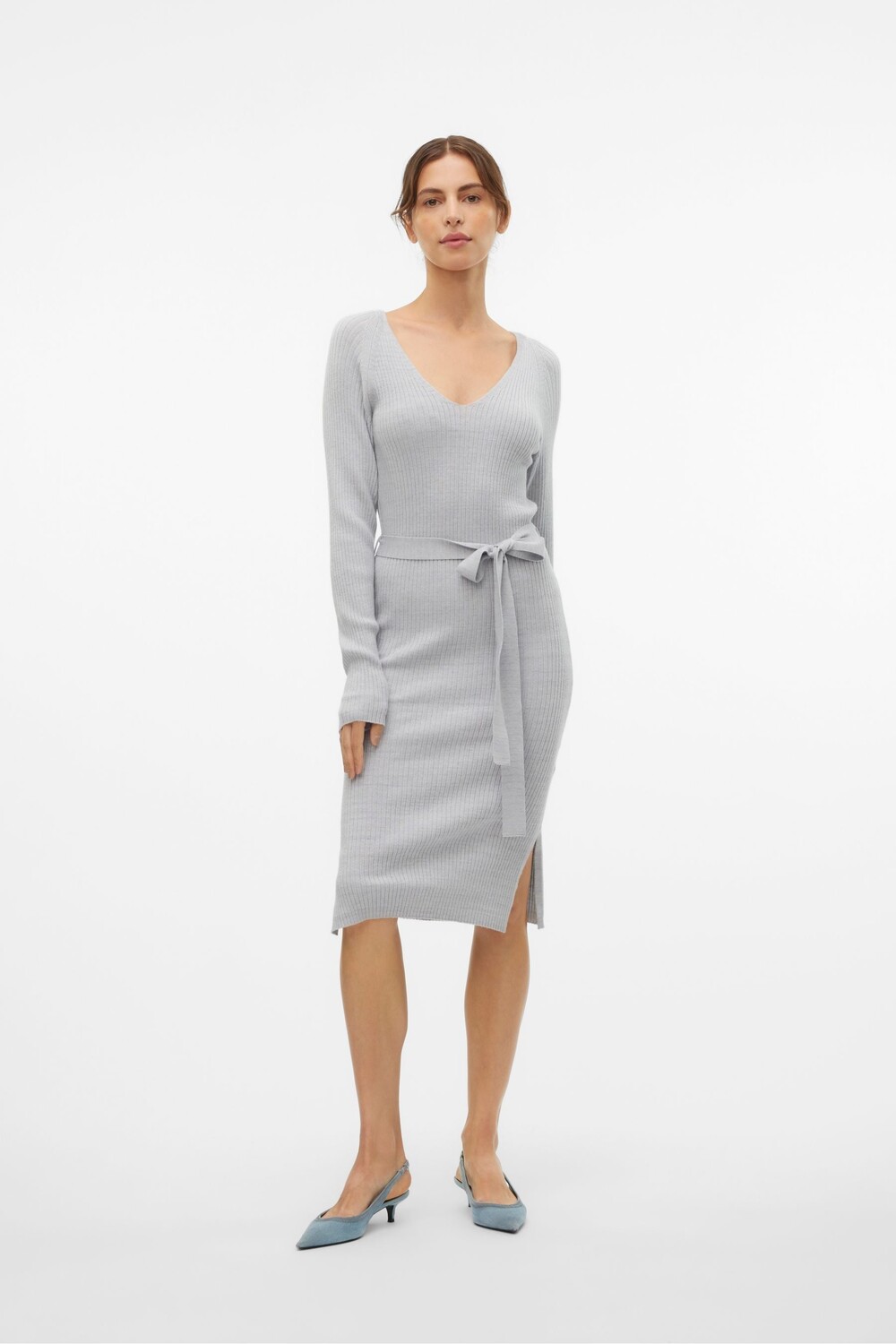 Платье в рубчик с длинными рукавами, V образным вырезом и поясом Vero Moda, серый
Платье в рубчик с длинными рукавами, V образным вырезом и поясом Vero Moda, серый