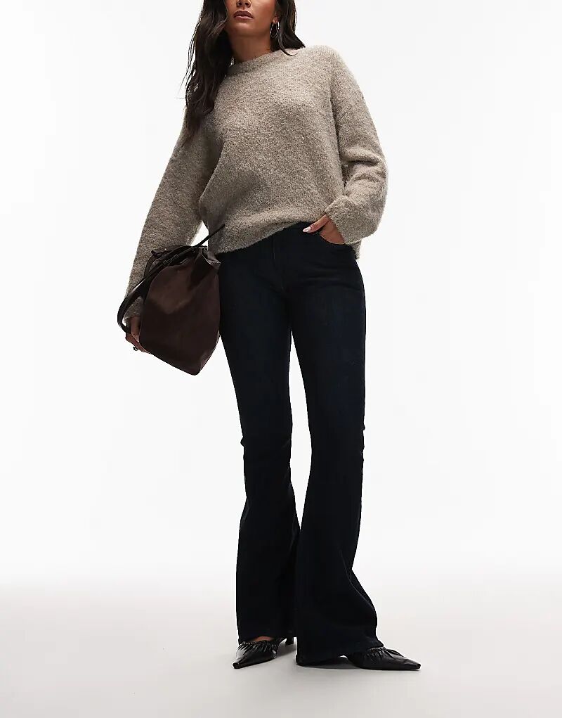 Джинсы со средней посадкой и клеш & Other Stories в цвете «индиго»
Джинсы со средней посадкой и клеш & Other Stories в цвете «индиго»