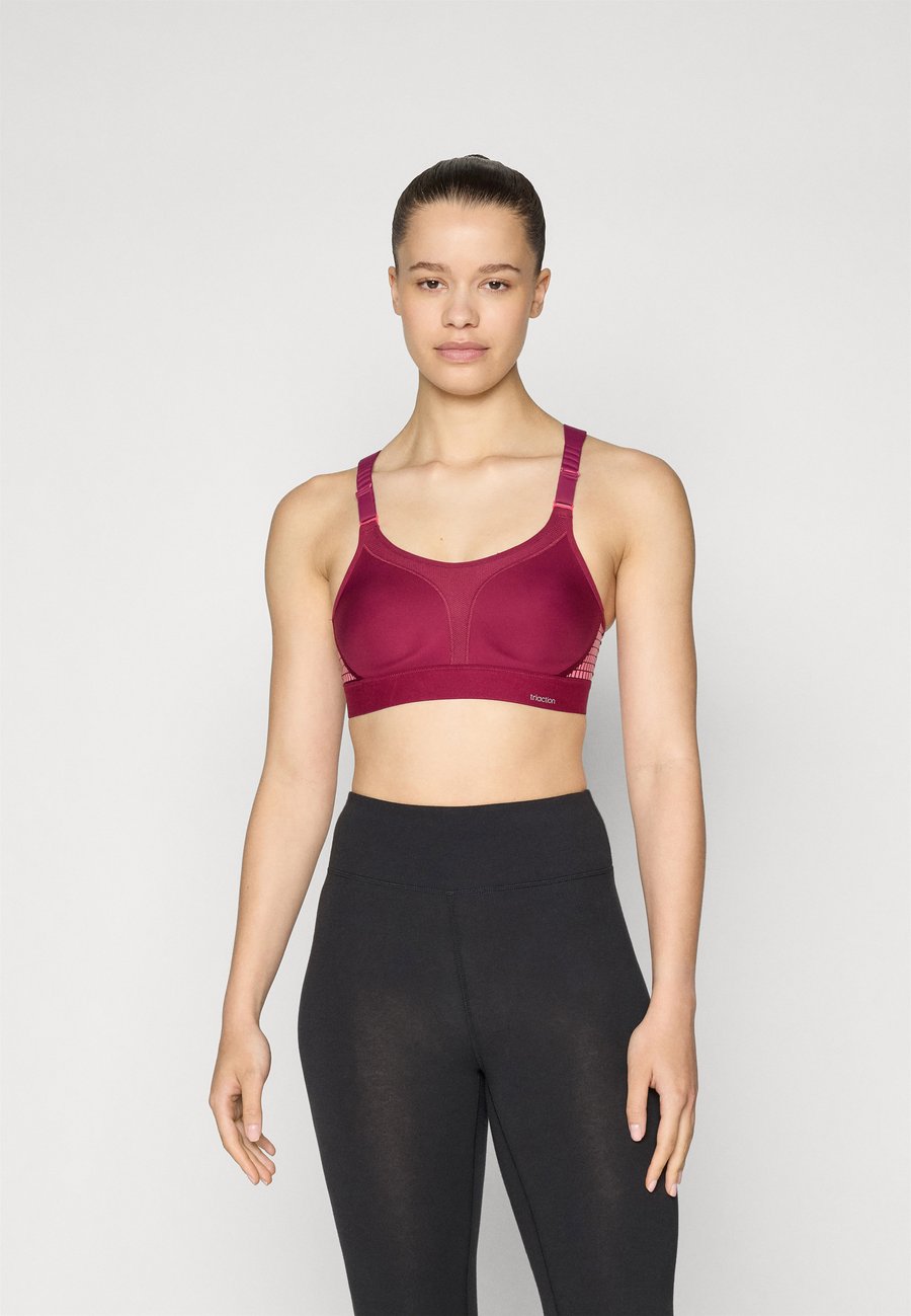 Бюстгальтер triaction by Triumph EXTREME LITE , Dark Wine/Bordeaux
Бюстгальтер triaction by Triumph EXTREME LITE , Dark Wine/Bordeaux