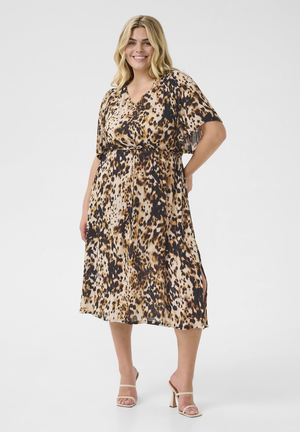 Повседневное платье KCAMI Kaffe Curve, коричневый
Повседневное платье KCAMI Kaffe Curve, коричневый