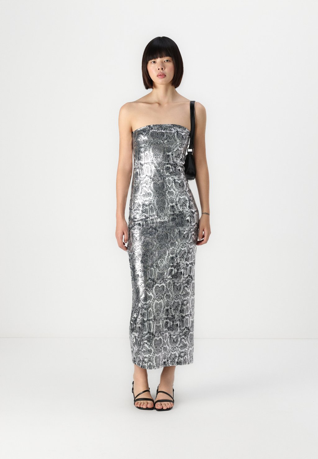 Одежда для особых случаев ONLKIA TUBE ANKLE DRESS ONLY, черный
Одежда для особых случаев ONLKIA TUBE ANKLE DRESS ONLY, черный