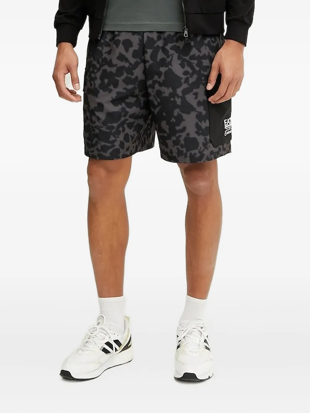 Шорты карго с камуфляжным принтом Ea7 Emporio Armani, серый
Шорты карго с камуфляжным принтом Ea7 Emporio Armani, серый