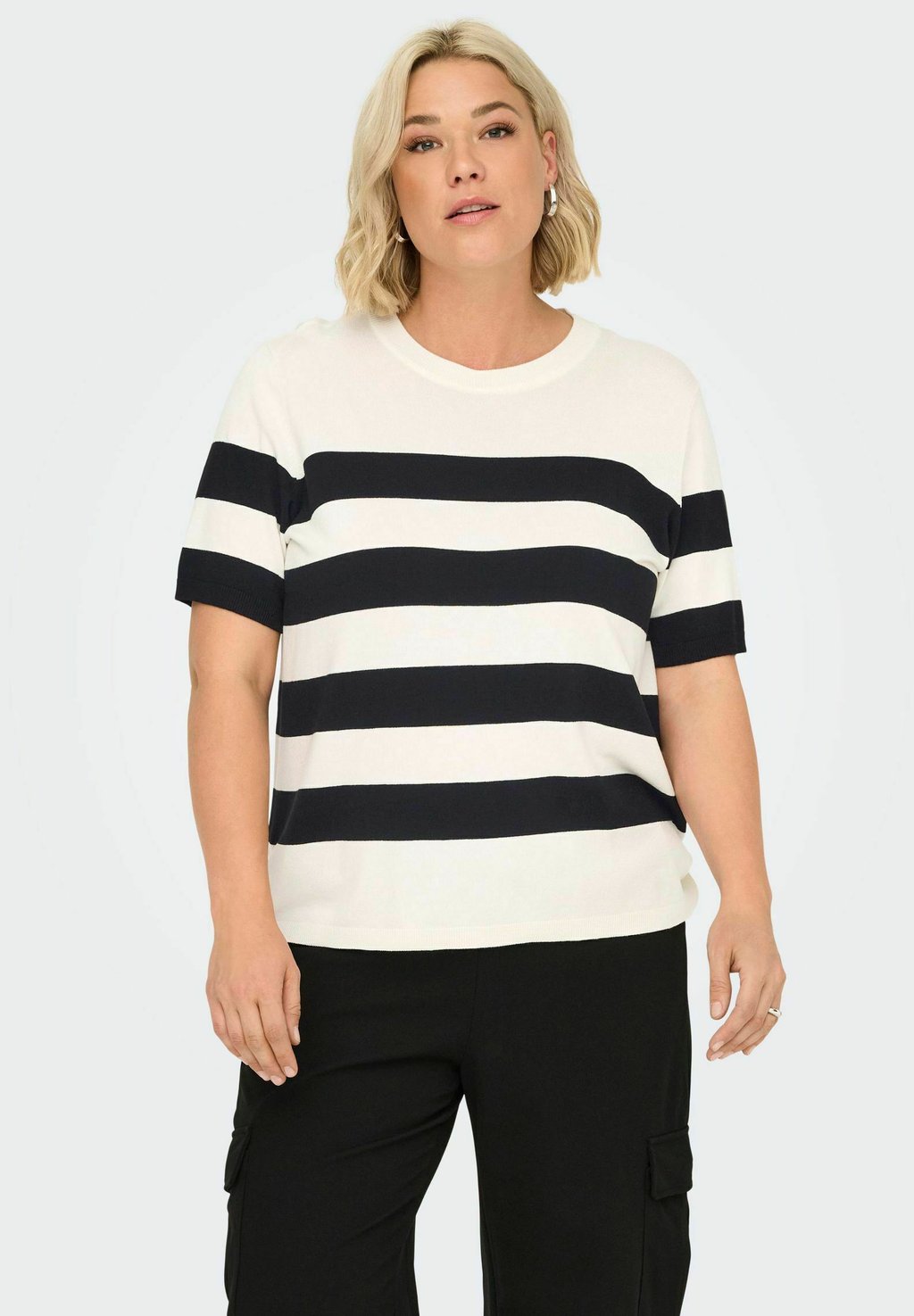 Джемпер ONLY Carmakoma, кремовый
Джемпер ONLY Carmakoma, кремовый