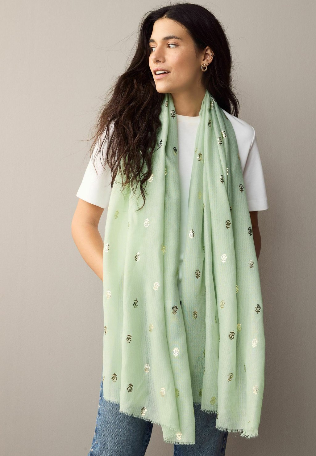 Шарф FOIL LIGHTWEIGHT Next, зеленый
Шарф FOIL LIGHTWEIGHT Next, зеленый