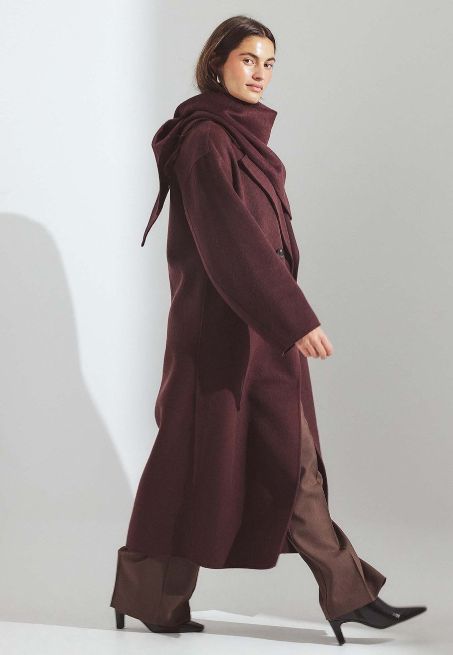 Шарф NA-KD Foulard, Plum/Bordeaux
Шарф NA-KD Foulard, Plum/Bordeaux