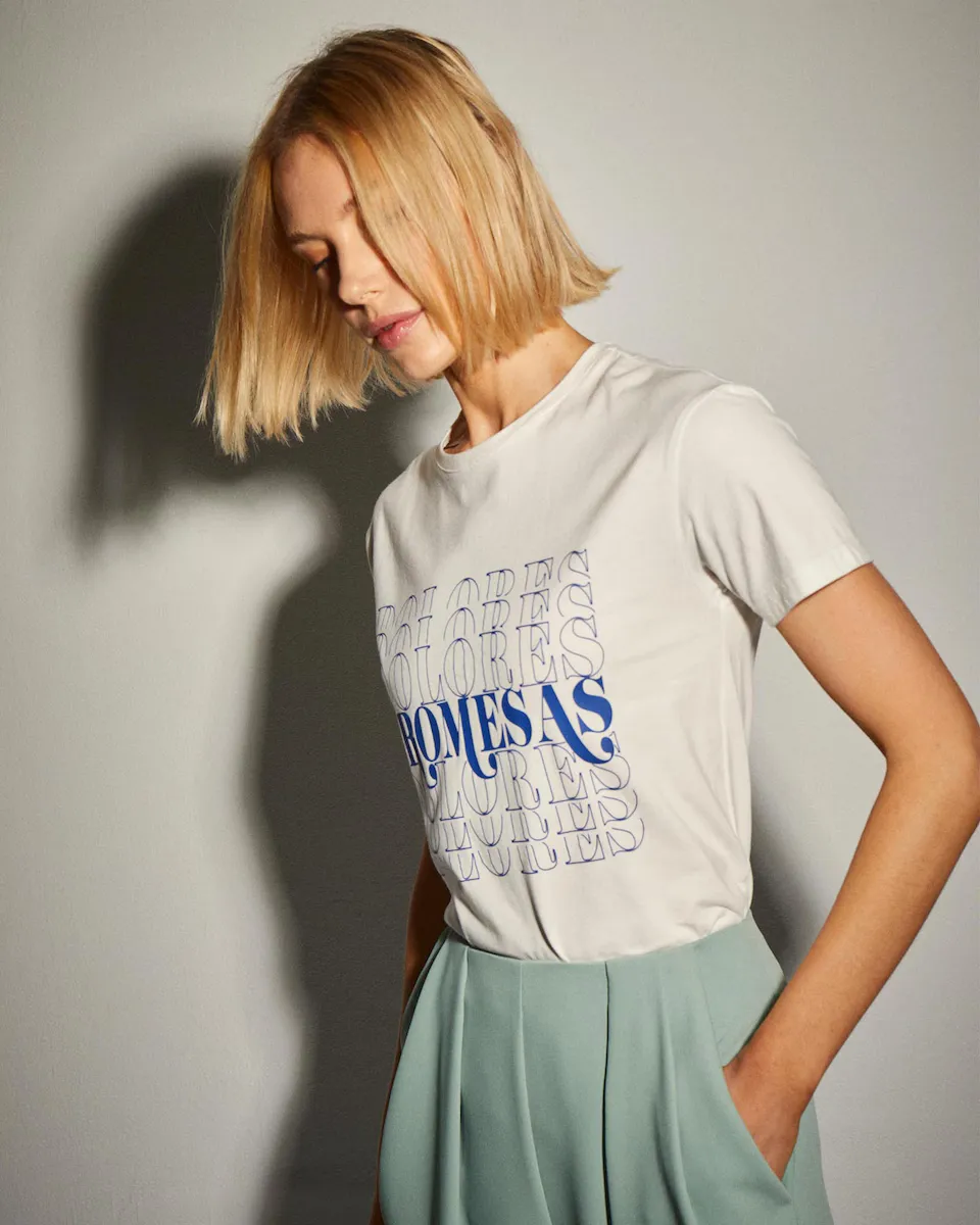 Женская базовая футболка с коротким рукавом и принтом спереди Dolores Promesas, белый
Женская базовая футболка с коротким рукавом и принтом спереди Dolores Promesas, белый