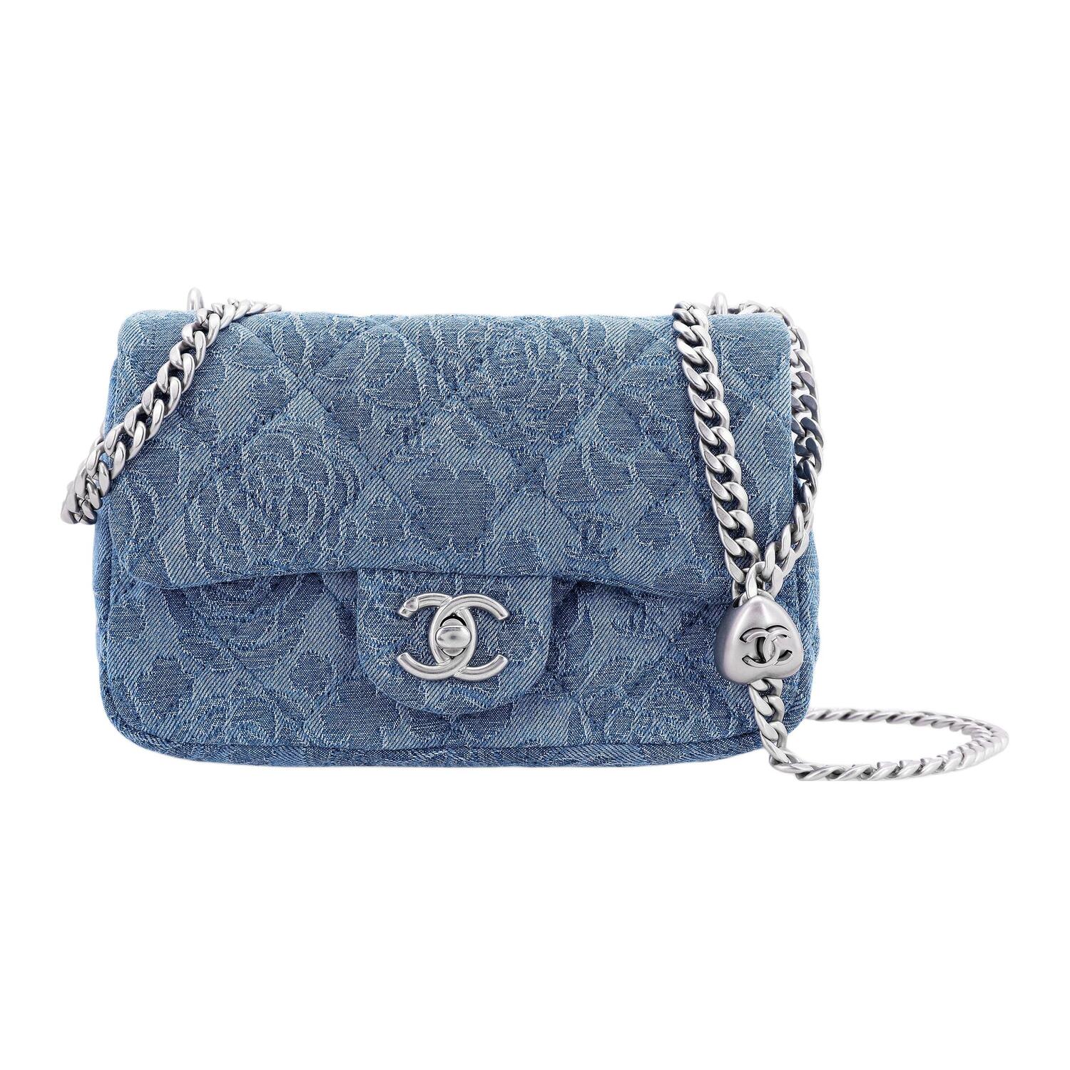 23P Сумка через плечо из состаренного денима, Маленькая сумка кроссбоди для женщин из состаренного денима CHANEL
23P Сумка через плечо из состаренного денима, Маленькая сумка кроссбоди для женщин из состаренного денима CHANEL