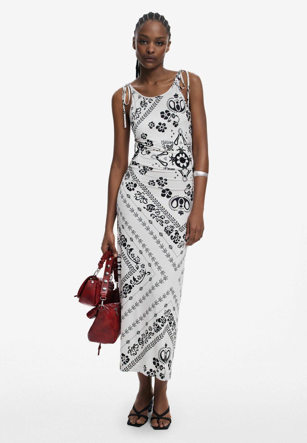 Повседневное платье Desigual, белый
Повседневное платье Desigual, белый