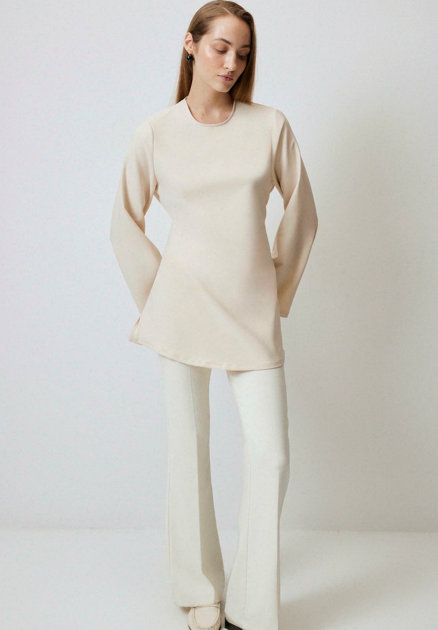 Блуза Touché Privé Blouse, Cream/Stone
Блуза Touché Privé Blouse, Cream/Stone