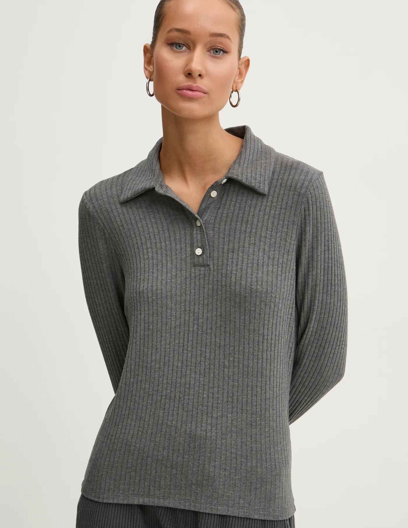 Футболка с длинным рукавом Abercrombie & Fitch, серый
Футболка с длинным рукавом Abercrombie & Fitch, серый