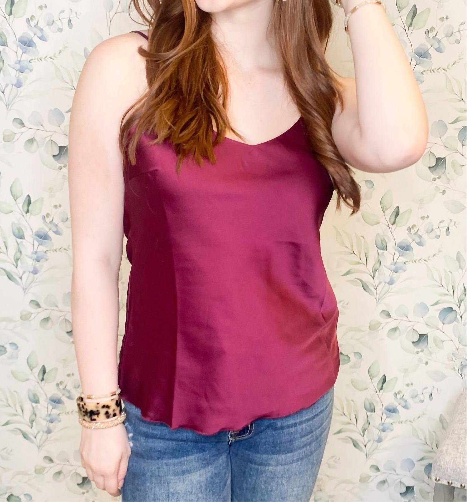 Однотонный топ на бретелях в цвете Plum PAPARAZZI by BIZ
Однотонный топ на бретелях в цвете Plum PAPARAZZI by BIZ