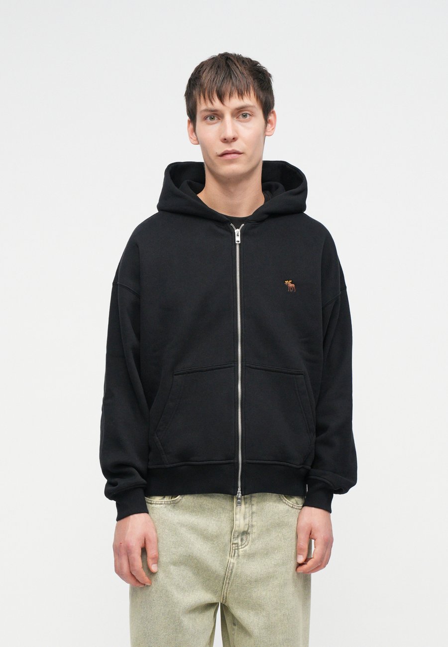 Толстовка Abercrombie & Fitch ESSENTIAL, Black, Черный, Толстовка Abercrombie & Fitch ESSENTIAL, Black
Толстовка Abercrombie & Fitch ESSENTIAL, Black, Черный, Толстовка Abercrombie & Fitch ESSENTIAL, Black