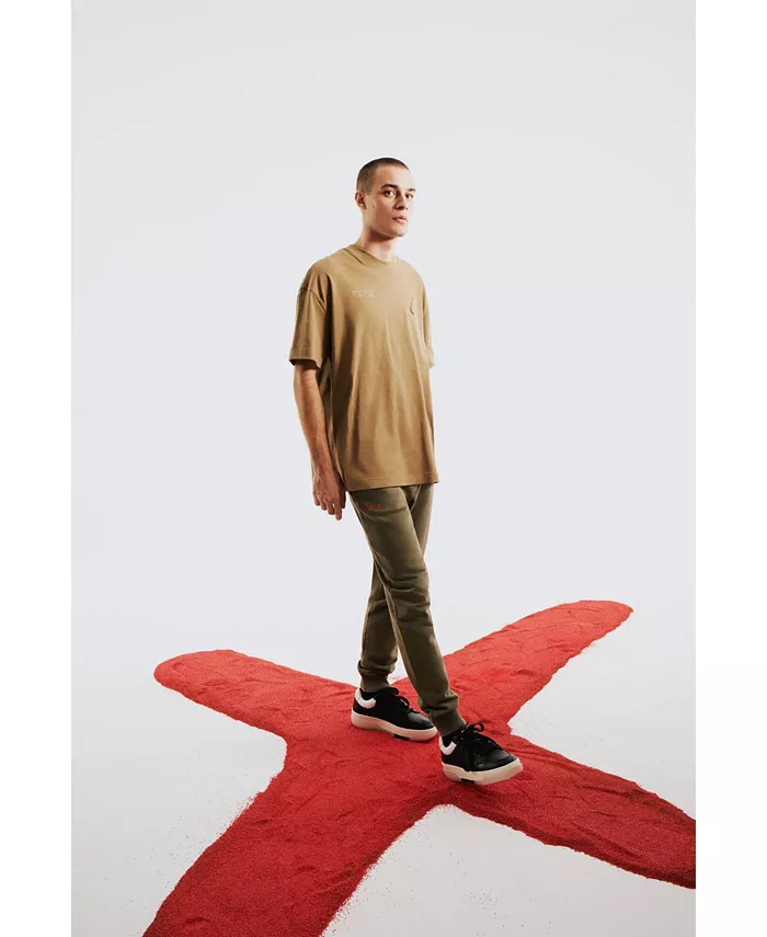 Мужская оверсайз футболка с тиснением - Pine Groove PCFG, коричневый
Мужская оверсайз футболка с тиснением - Pine Groove PCFG, коричневый