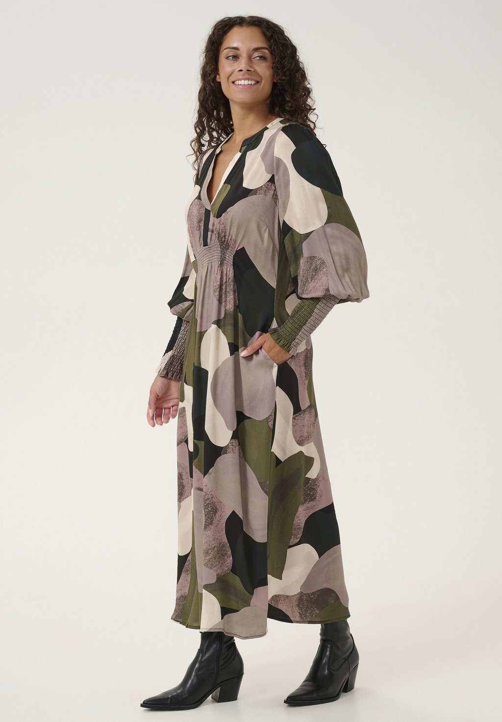 Платье макси DANA LONG Culture, зеленый
Платье макси DANA LONG Culture, зеленый