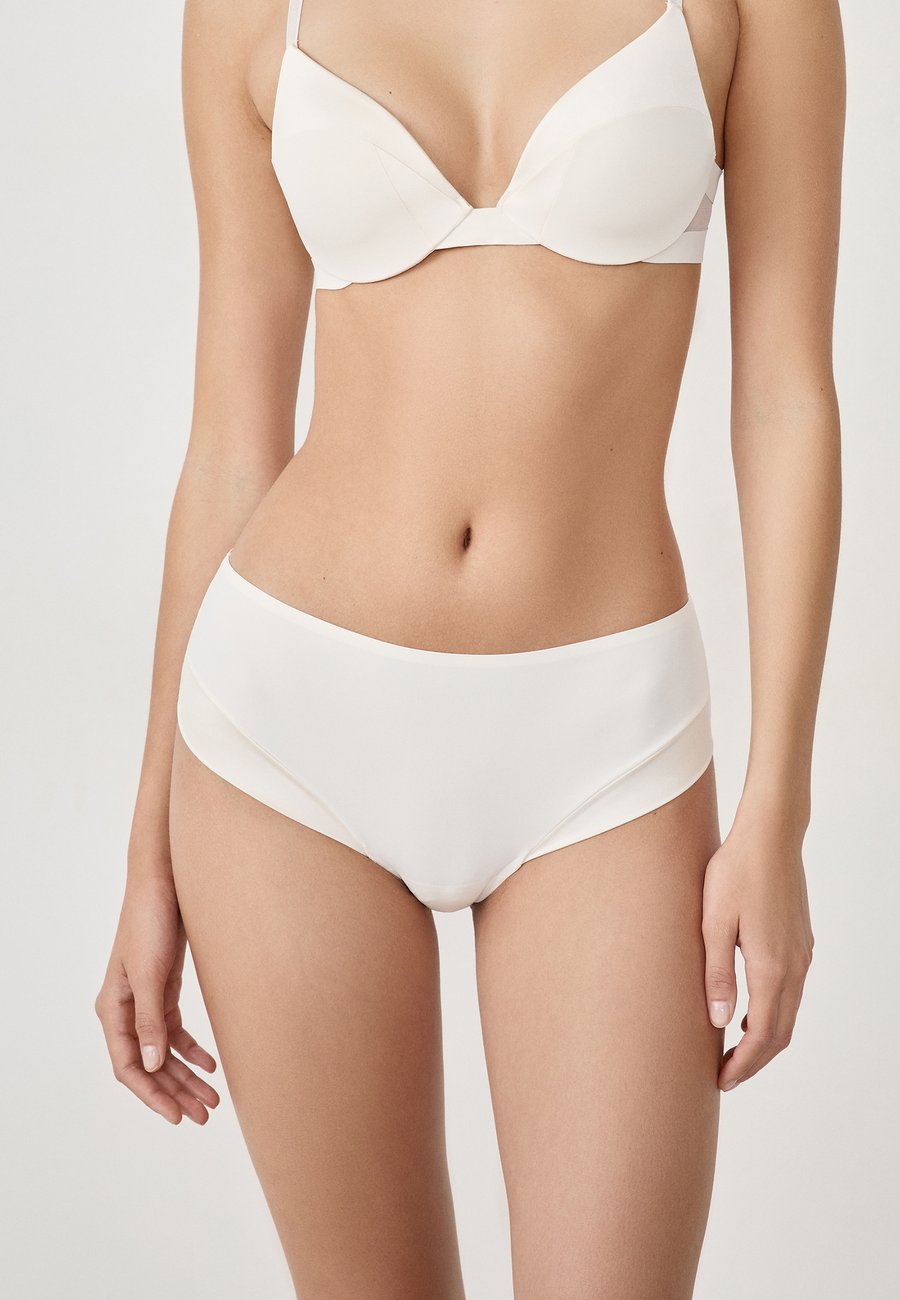 Трусы Etam PURE ECLAT, Off-White
Трусы Etam PURE ECLAT, Off-White