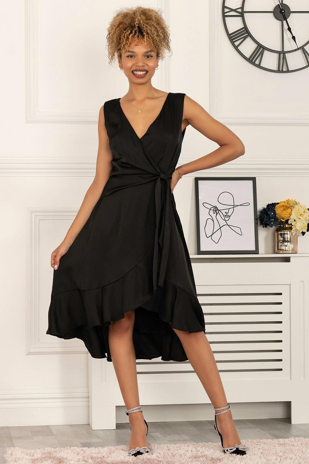 Платье Sherlyn с оборкой и запахом Jolie Moi, черный
Платье Sherlyn с оборкой и запахом Jolie Moi, черный