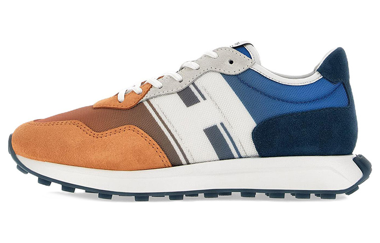 Кроссовки с круглым носком и вставками HOGAN
Кроссовки с круглым носком и вставками HOGAN