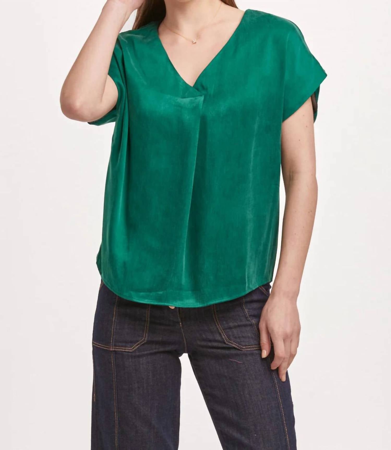 Топ Kristen с короткими рукавами и V-образным вырезом в цвете Deep Emerald DEAR JOHN DENIM
Топ Kristen с короткими рукавами и V-образным вырезом в цвете Deep Emerald DEAR JOHN DENIM