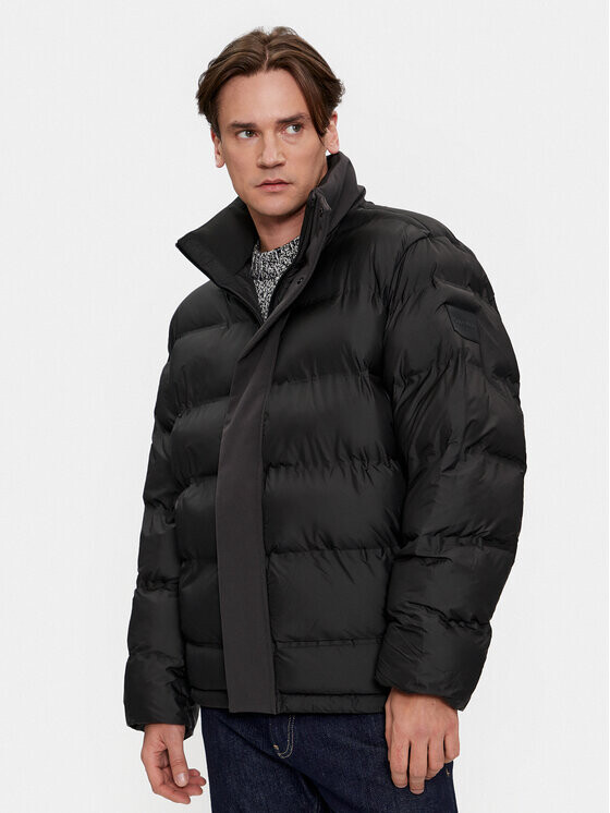 Пуховик стандартного кроя Calvin Klein, черный
Пуховик стандартного кроя Calvin Klein, черный