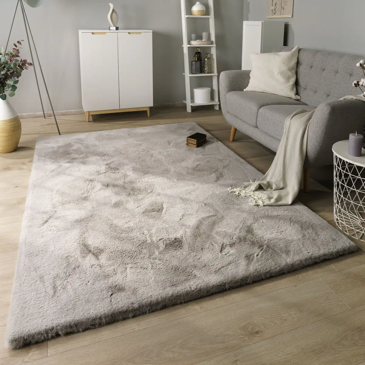 Ковер Paco Home с глубоким ворсом "Rabbit Deluxe 860", прямоугольный, искусственный мех, однотонные цвета, очень мягкий ворс, гостиная, спальня 160х230 см, серый
Ковер Paco Home с глубоким ворсом "Rabbit Deluxe 860", прямоугольный, искусственный мех, однотонные цвета, очень мягкий ворс, гостиная, спальня 160х230 см, серый