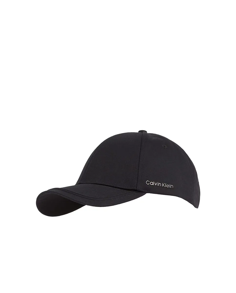 Мужская кепка с металлическим логотипом Calvin Klein, чёрный 
Мужская кепка с металлическим логотипом Calvin Klein, чёрный