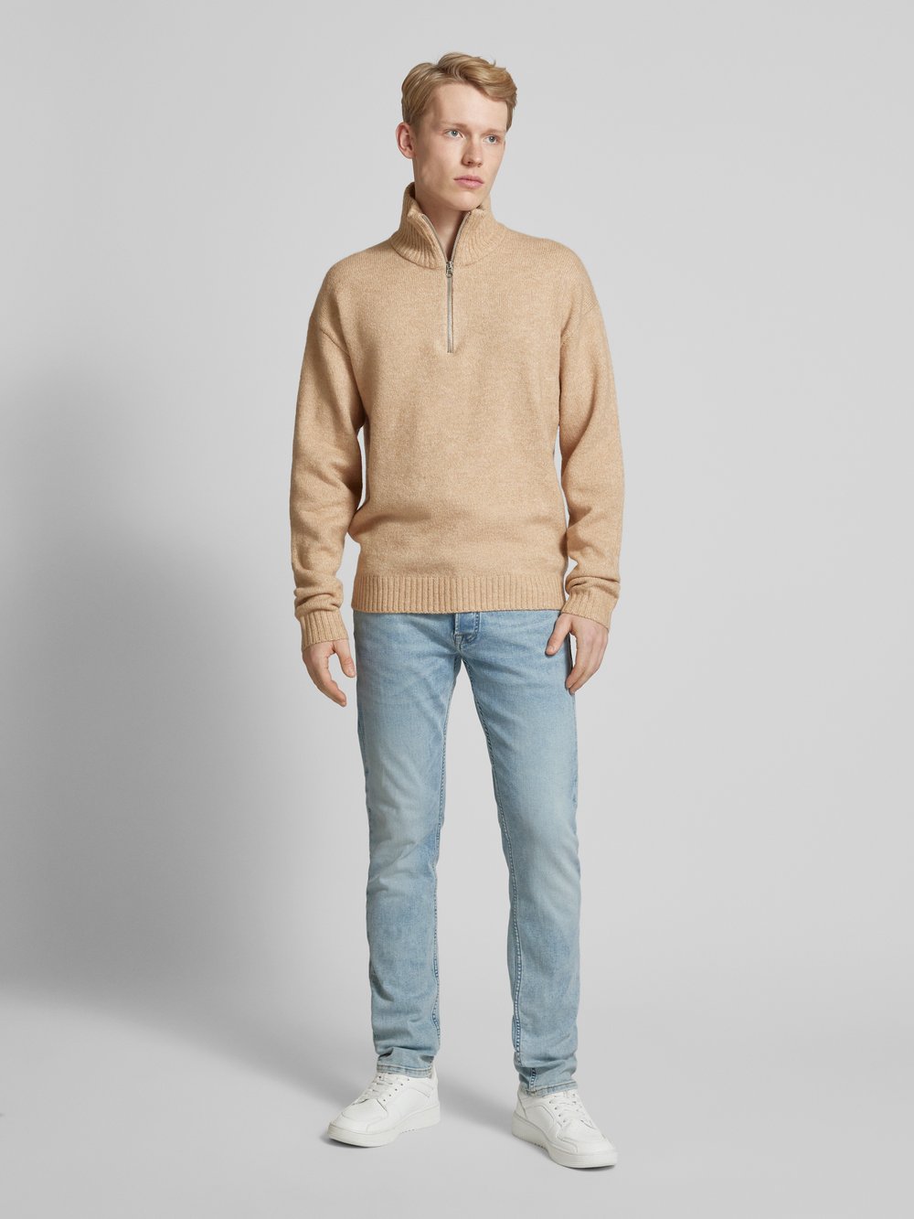 Джинсы облегающего кроя с пятью карманами, модель «GLENN» Jack & Jones, светло-голубой
Джинсы облегающего кроя с пятью карманами, модель «GLENN» Jack & Jones, светло-голубой