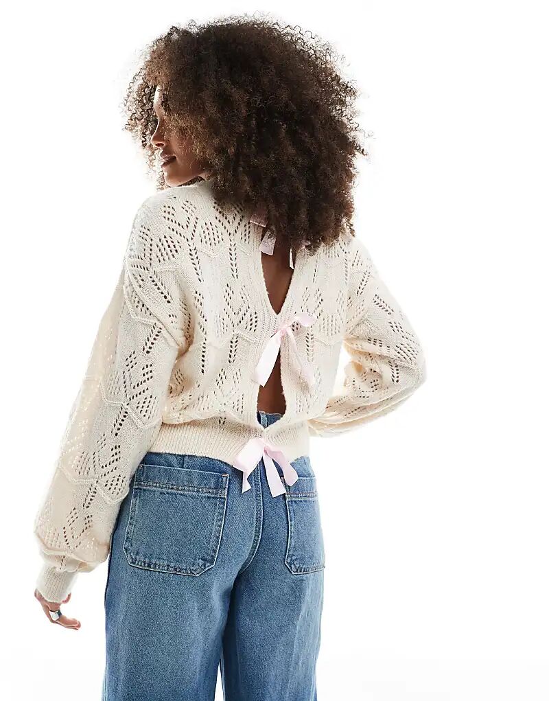 Miss Selfridge Розовый атласный свитер с бантом на спине кремового цвета
Miss Selfridge Розовый атласный свитер с бантом на спине кремового цвета