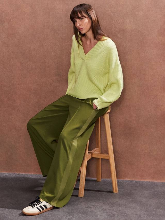 Миниатюрные атласные брюки в боковую полоску Ro&Zo, оливковый
Миниатюрные атласные брюки в боковую полоску Ro&Zo, оливковый