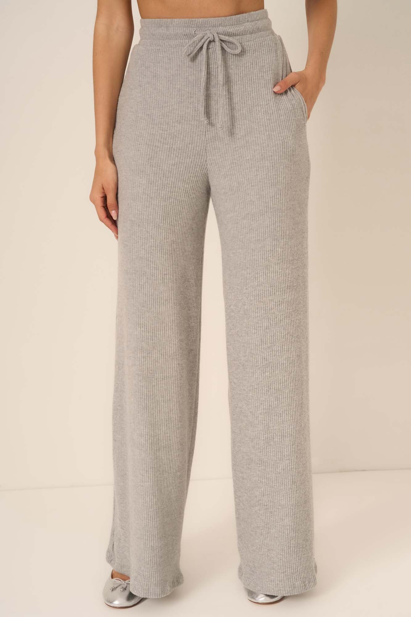 Брюки Zoey в рубчик с начесом PROJECT SOCIAL T, серый
Брюки Zoey в рубчик с начесом PROJECT SOCIAL T, серый