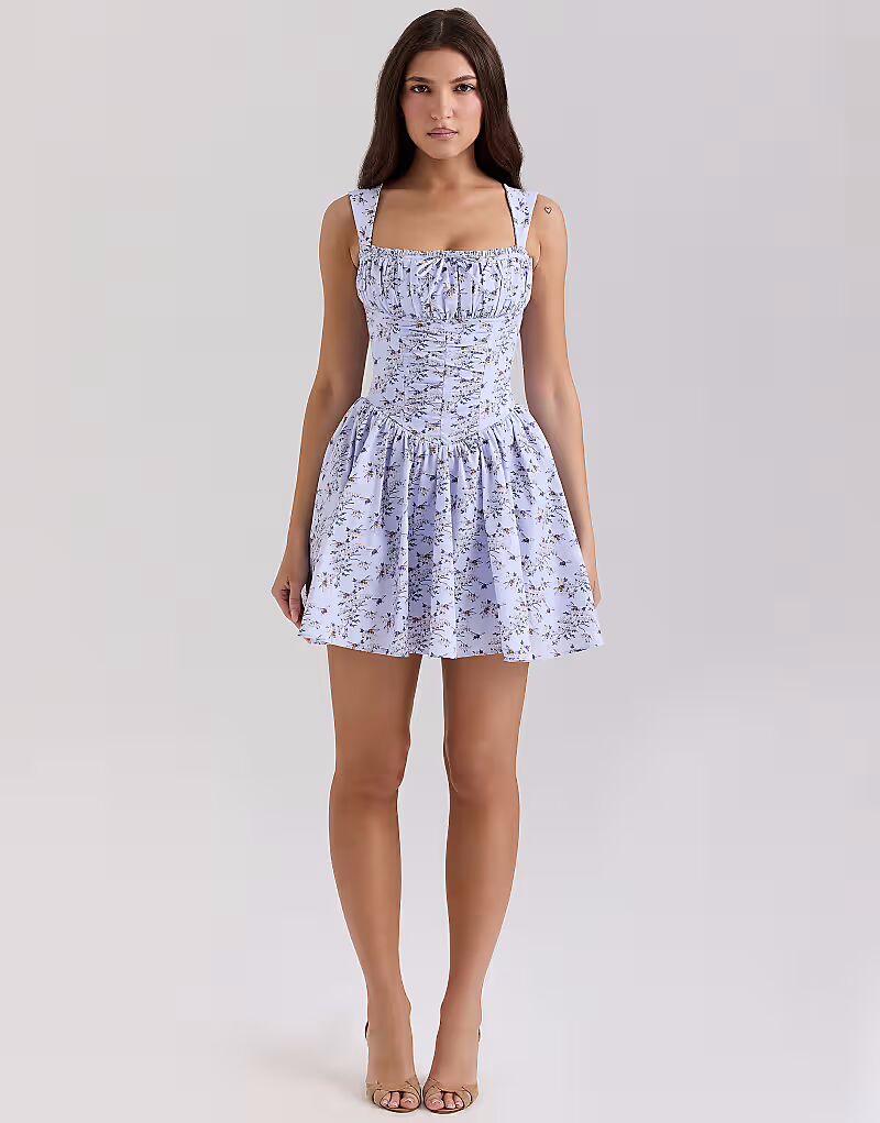 Мини-платье House of CB Ophelia из хлопка с панталонами в синий цветочный узор
Мини-платье House of CB Ophelia из хлопка с панталонами в синий цветочный узор