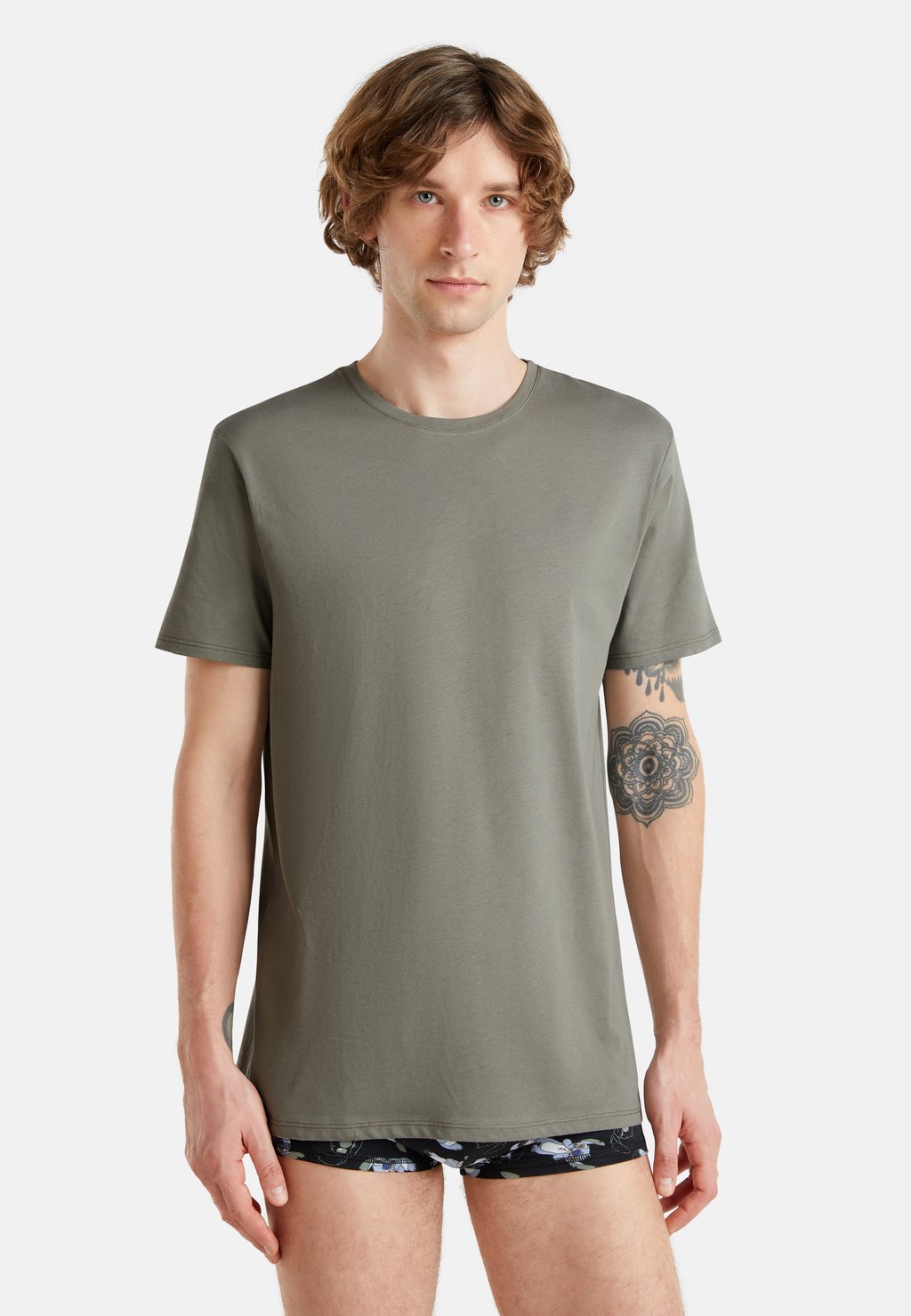 Базовая футболка United Colors of Benetton, зеленый
Базовая футболка United Colors of Benetton, зеленый