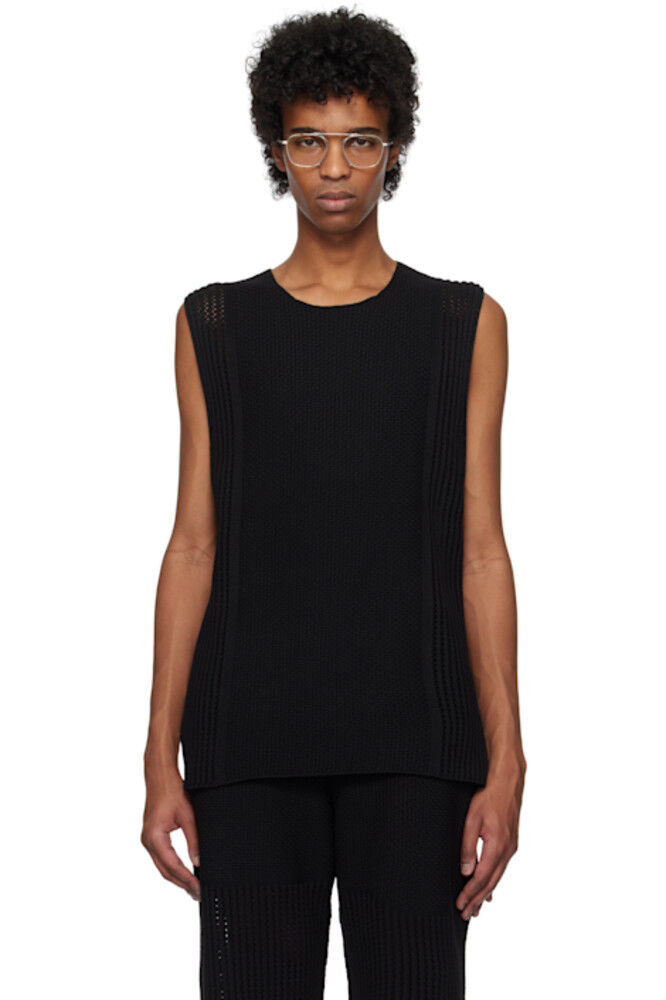 Черный жилет в деревенском стиле HOMME PLISSÉ ISSEY MIYAKE
Черный жилет в деревенском стиле HOMME PLISSÉ ISSEY MIYAKE