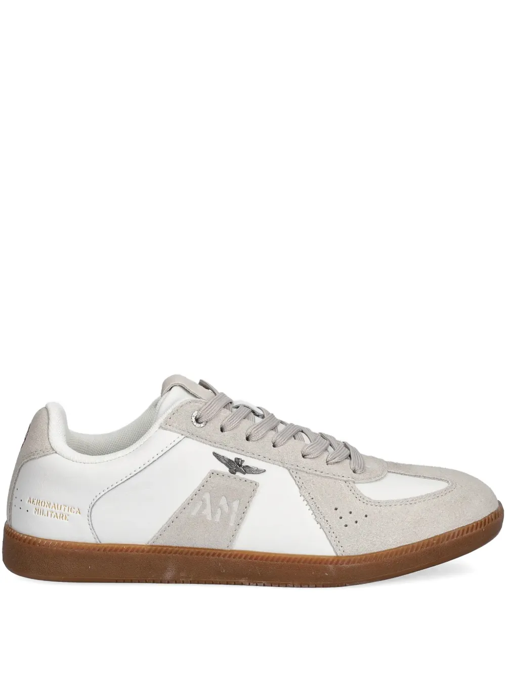 Кроссовки с нашивкой-логотипом Aeronautica Militare, белый
Кроссовки с нашивкой-логотипом Aeronautica Militare, белый